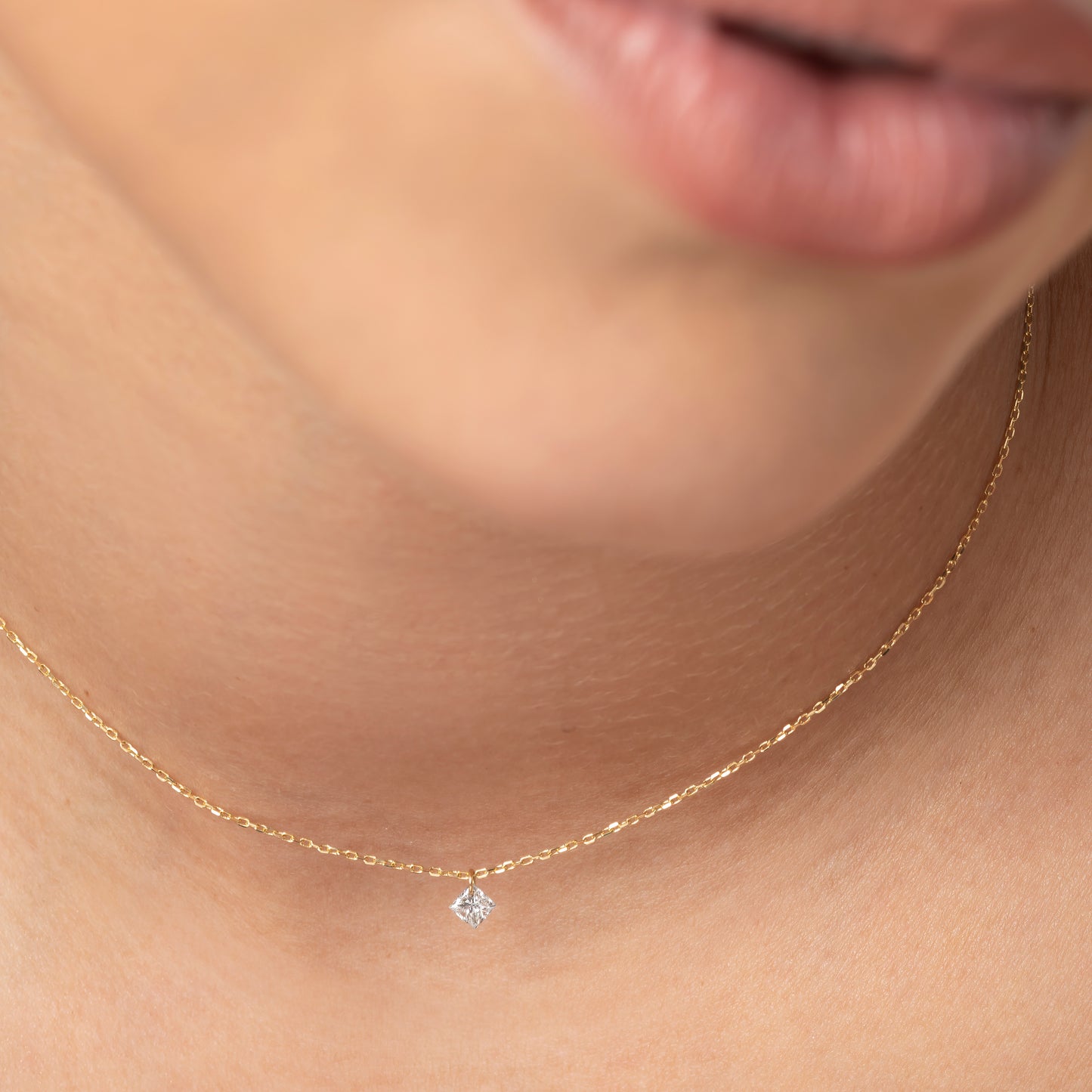 18K Gold Princess Cut Floating Diamond Necklace